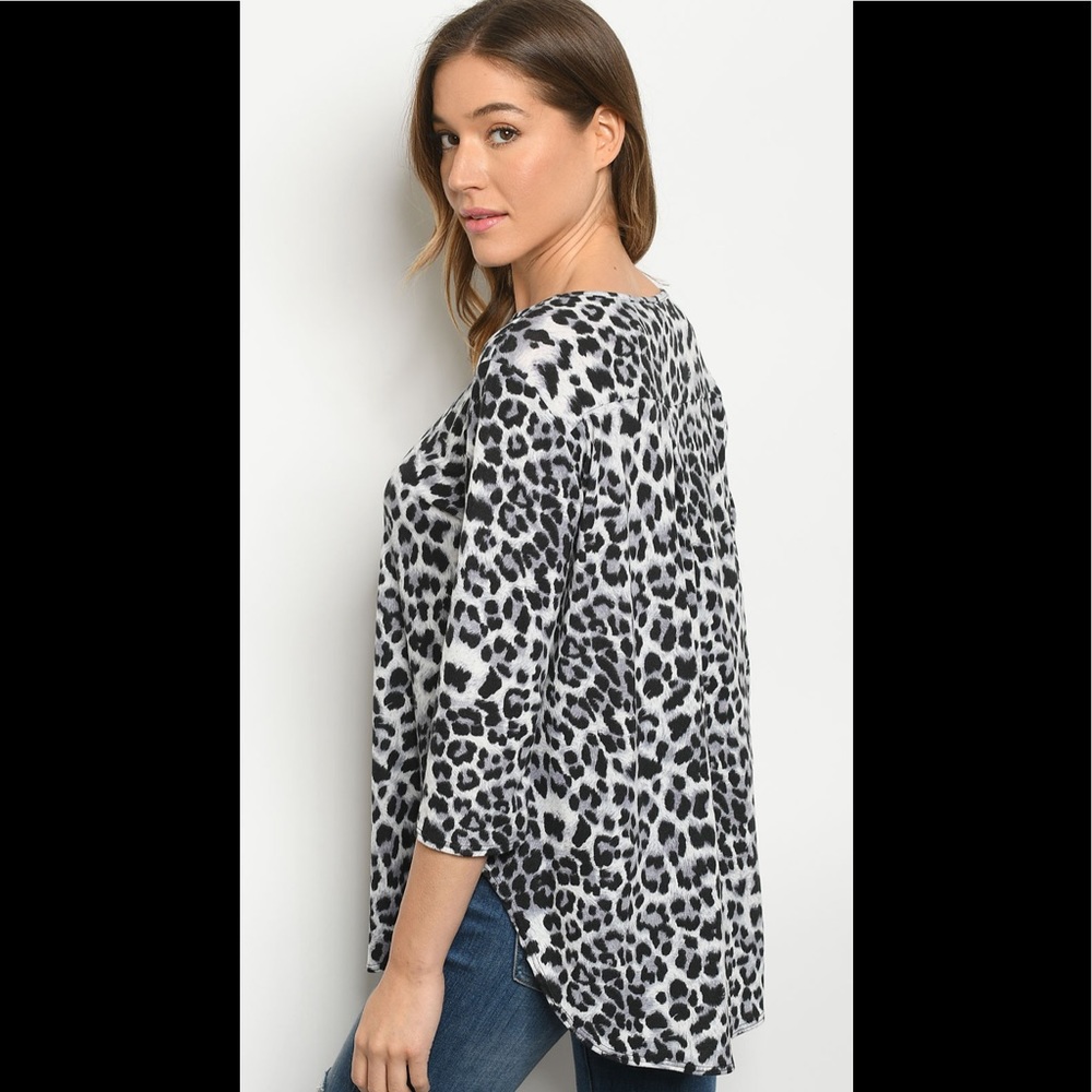 🇺🇸2 for $40 ❤️animal print top - Picture 3 of 6